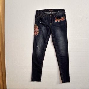 Shyanne Floral Embroidered Western Skinny Jeans Size 28R